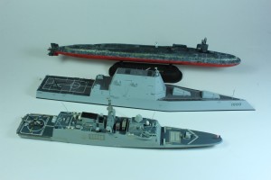 Lenkwaffen-U-Boot USS Ohio, Zerstörer USS Zumwalt, Fregatte Aquitaine (1/700)