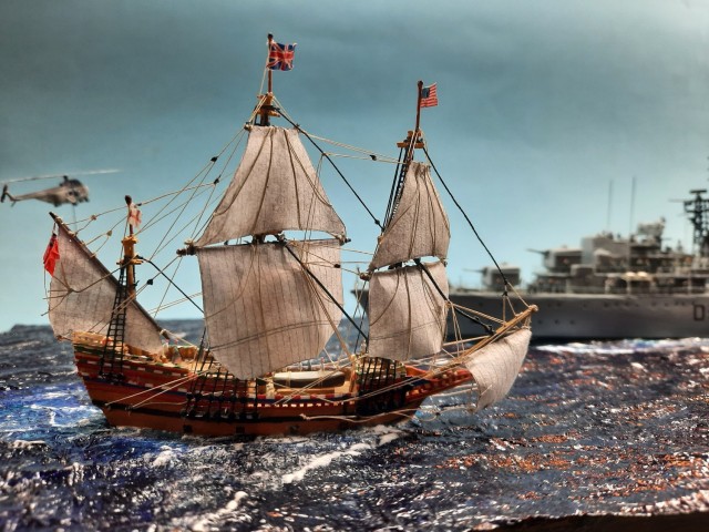 Galeone Mayflower 2 und Zerstörer HMS Diamond (1/350)