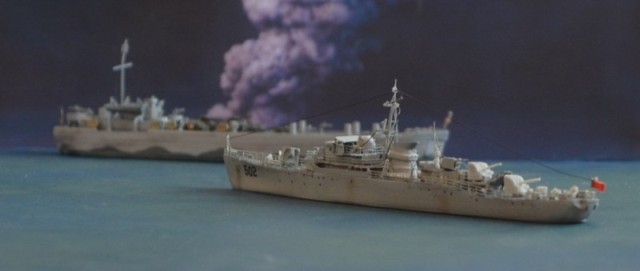 Fregatte Nanchong mit LST (1/700)
