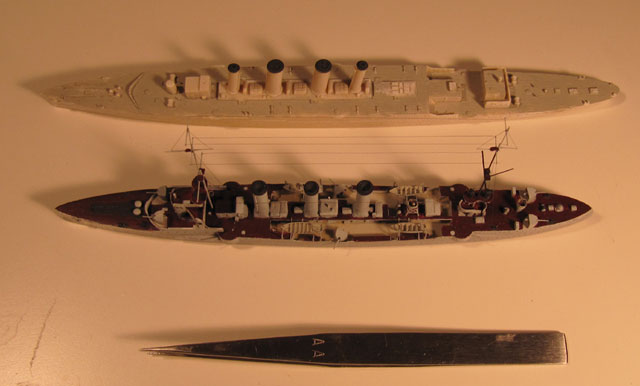 SMS Emden im Vergleich zu der im Bau befindlichen HMAS Sydney