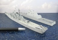 Schwerer Kreuzer USS Salem und Lenkwaffenzerstörer USS Zumwalt (1/700)