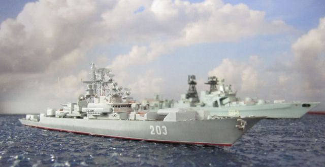 Fregatte Storoschewoi (1/700) und Admiral Tributs (Udaloy-Klasse)