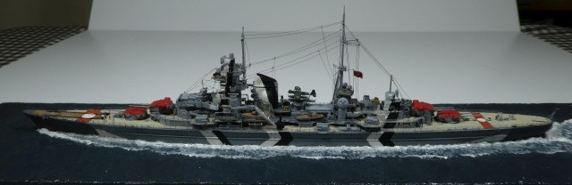 Schwerer Kreuzer Prinz Eugen (1/700)