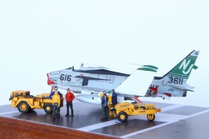 Marinejagdflugzeug North American FJ-4B Fury (1/144)