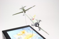 Curtiss P-40B vs Mitsubishi A6M2b  (1/144)