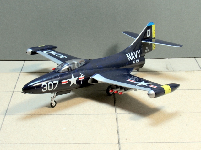 Jagdflugzeug Grumman F9F-2 Panther (1/72)