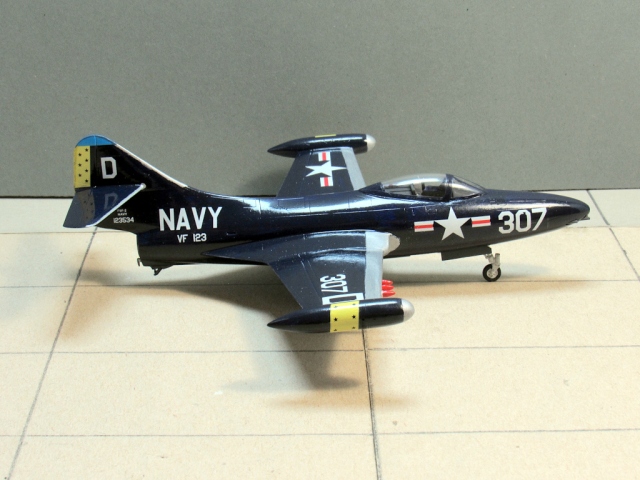 Jagdflugzeug Grumman F9F-2 Panther (1/72)