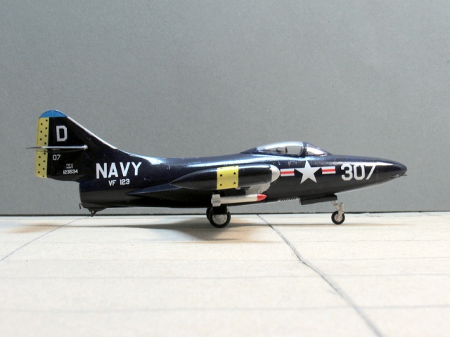 Jagdflugzeug Grumman F9F-2 Panther (1/72)