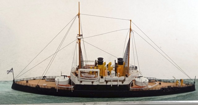 Schlachtschiff Navarin (1/700)