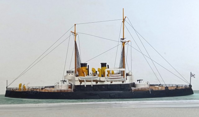 Schlachtschiff Navarin (1/700)