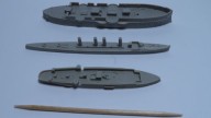 Kanonenboot Maya/Chokai im Vergleich mit dem Küstenpanzerschiff Fuso oben und dem Zerstörer Shirakumo (mitte)