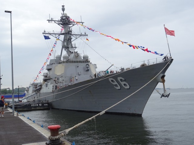 USS Bainbridge von vorn