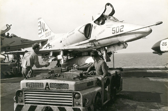 Douglas A-4E Skyhawk der VA-155 Silver Foxes auf USS Coral Sea (CVA-43), 1967-68